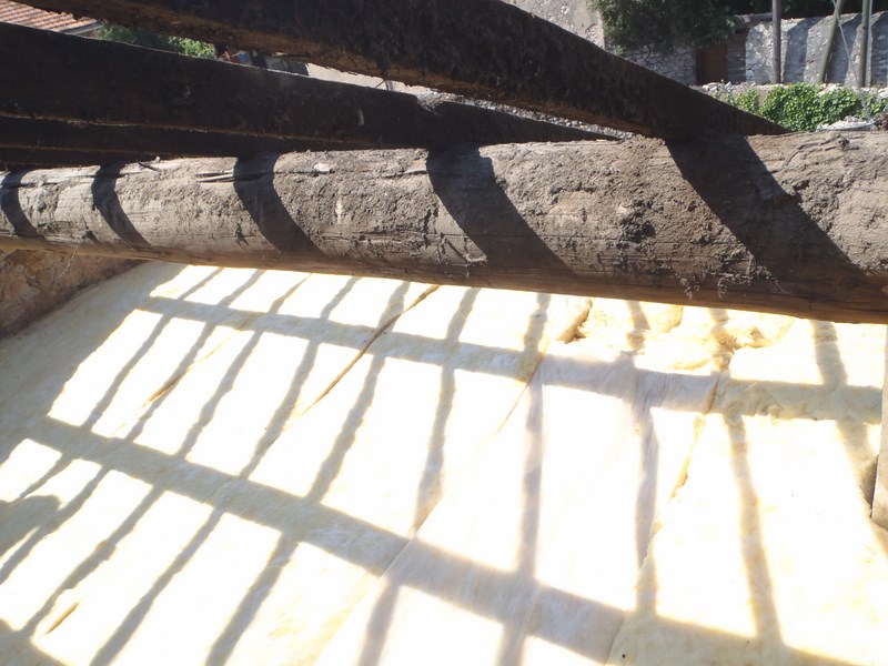 Pose de l'isolation en laine de verre à Marseille 13